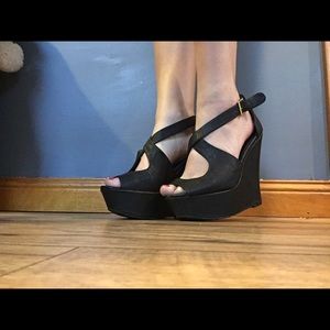 Black wedges size 8!